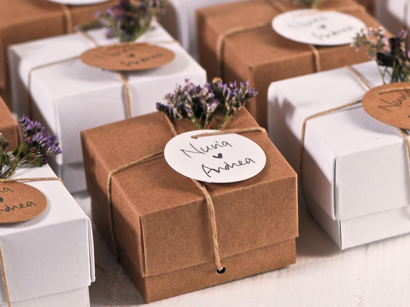 SURPRISE YOUR BRIDESMAID WITH THIS BOX - Selfpackaging Blog