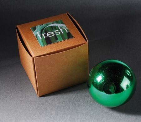 ‘Self-assembling’ box for Christmas presents ‘Self-assembling’ box for Christmas presents