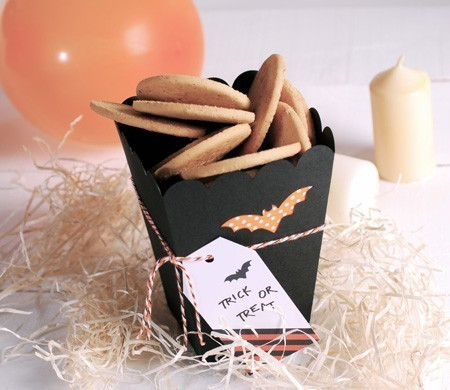 Little box for Halloween cookies and sweets