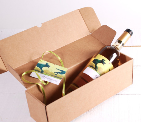 Decorated oblong wine box Decorated oblong wine box