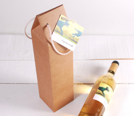 Decorated wine box with handle Decorated wine box with handle
