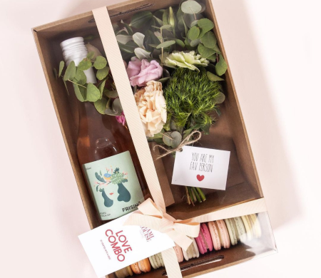 Cardboard tray with transparent lid Love Combo Cardboard tray with transparent lid Love Combo