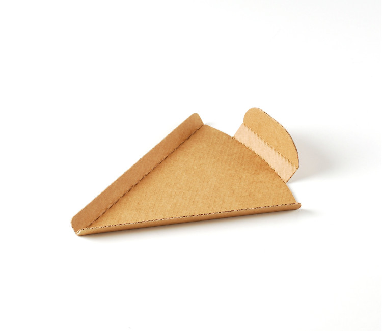 Sturdy pizza holder with tab to prevent burnt fingers. Sturdy pizza holder with tab to prevent burnt fingers.