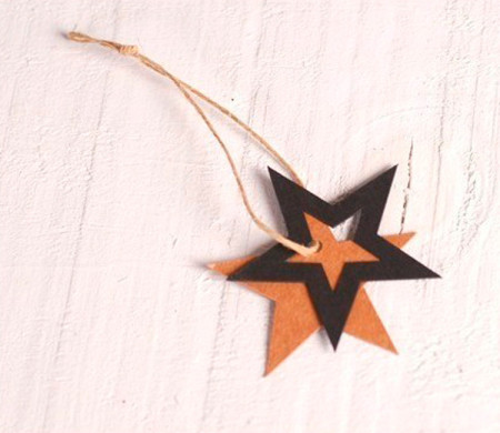 10 Cardboard stars