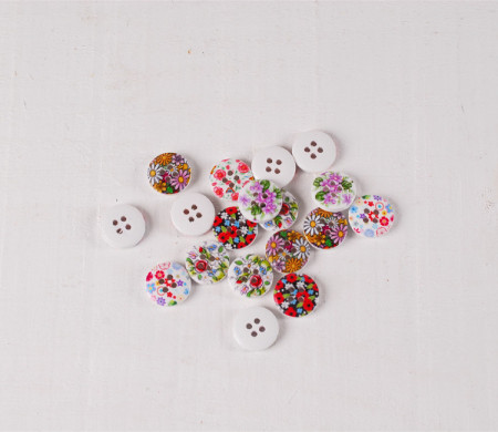 Romantic wooden buttons
