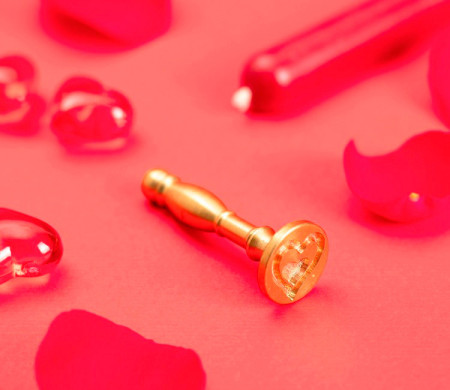 Metallic wax seal