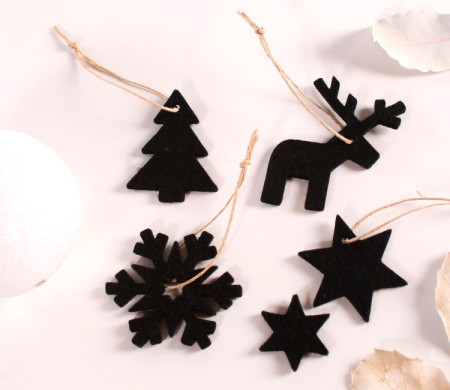 Jingle Pendants Assorted Set