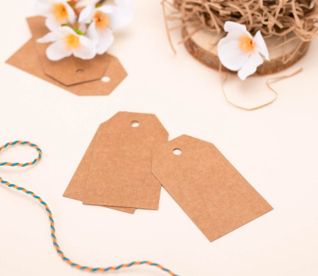 10 Small tags