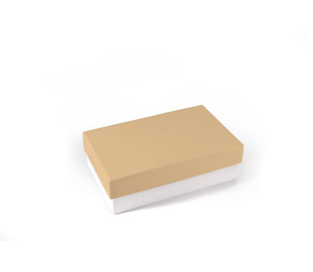 Rigid rectangular box of lined cardboard