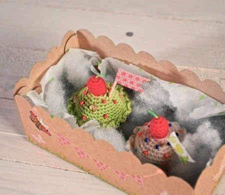 Box for crocheted cupcakes Box for crocheted cupcakes