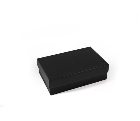 Rigid rectangular box of lined cardboard