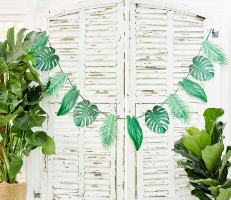 Garland with tropical pattern