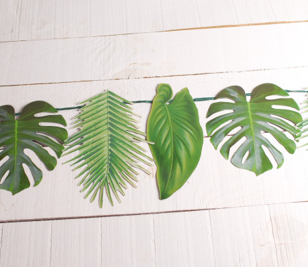 Garland with tropical pattern