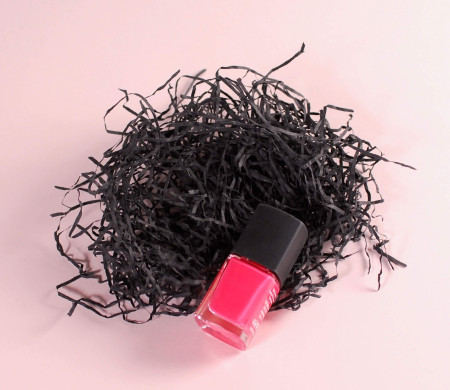 Paper shavings for cardboard boxes