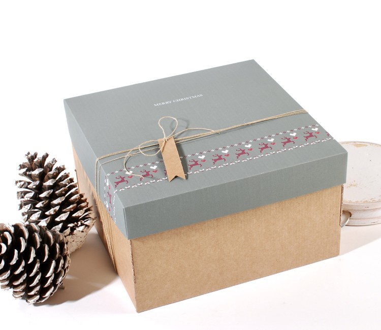 Square box with christmas print special Christmas 2023 Square box with christmas print special Christmas 2023