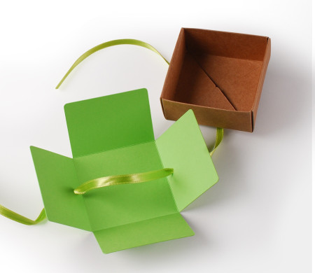 Pretty Gift Box with Lid and Decorative Bow