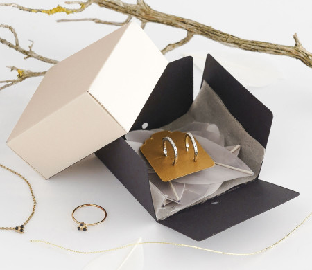 Pretty Gift Box with Lid and Decorative Bow