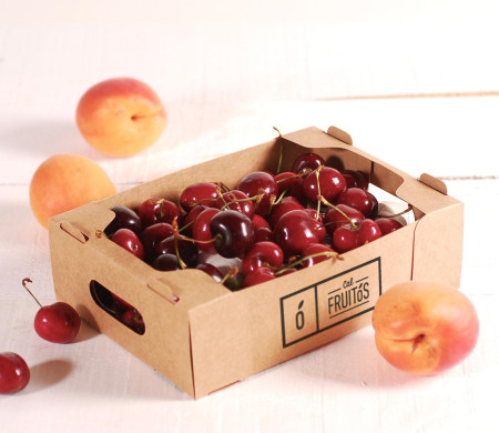 Cardboard box for small fruits.