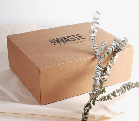Very large premium postal box, very resistant and with elegant lines