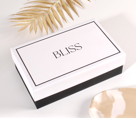Rigid rectangular box of lined cardboard