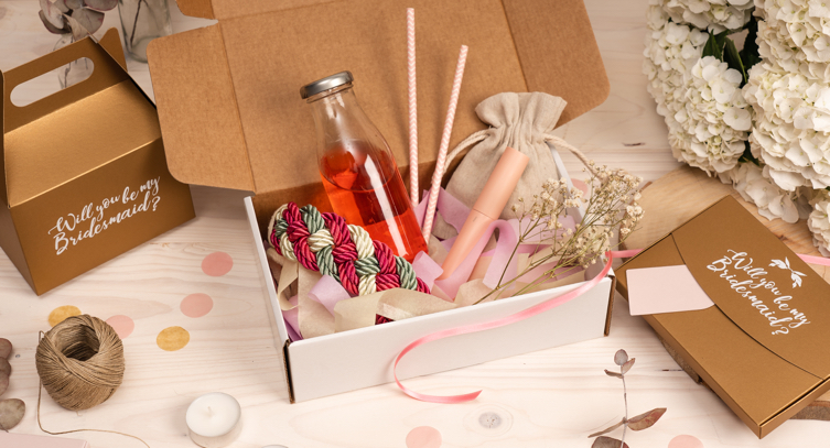 SURPRISE YOUR BRIDESMAID WITH THIS BOX - Selfpackaging Blog