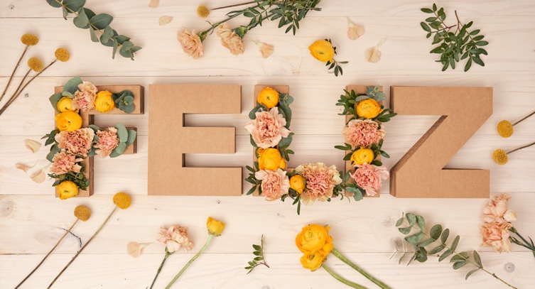 Cómo hacer tus propias letras florales - Selfpackaging Blog