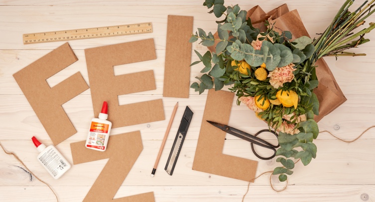 Cómo hacer tus propias letras florales - Selfpackaging Blog